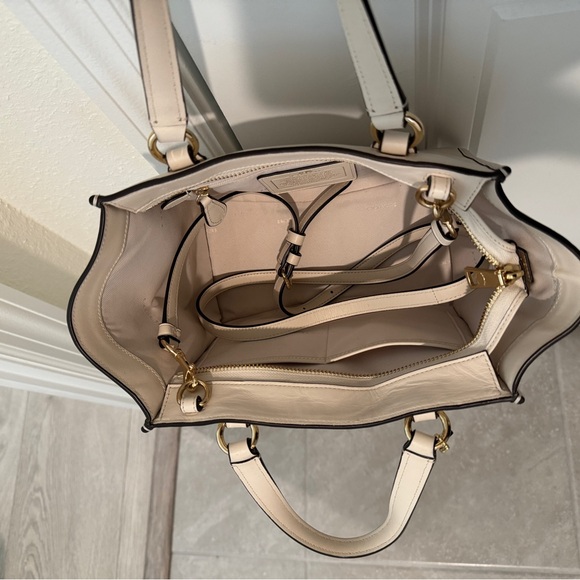 COACH Little Daisy Cream Crossbody with Strap - Picture 3 of 8